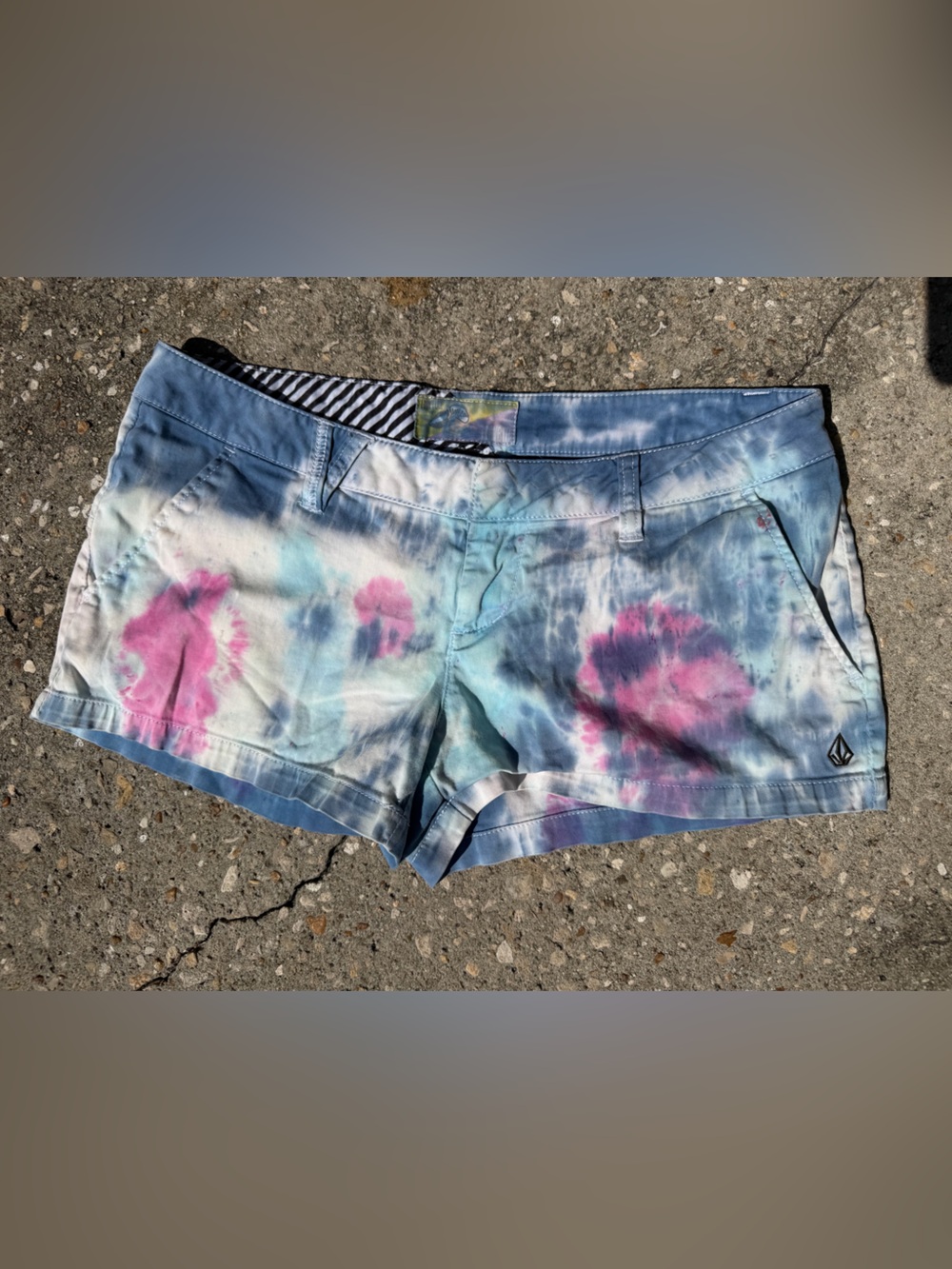 Vintage Volcom Tie-Dye Blue and Pink Casual Shorts